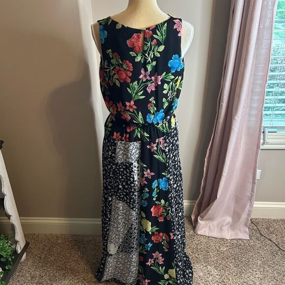 NWT Calvin Klein Floral Patchwork Maxi Dress(size medium) - Picture 8 of 8